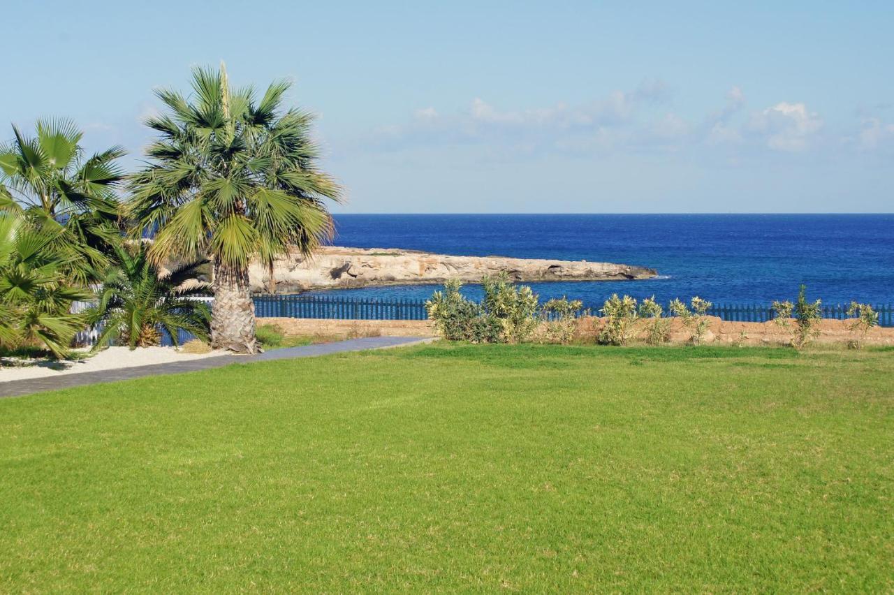 Meryl - Coralli Beachfront Apartment Protaras Eksteriør bilde