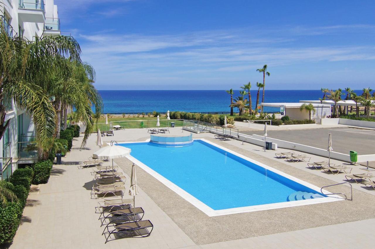 Meryl - Coralli Beachfront Apartment Protaras Eksteriør bilde