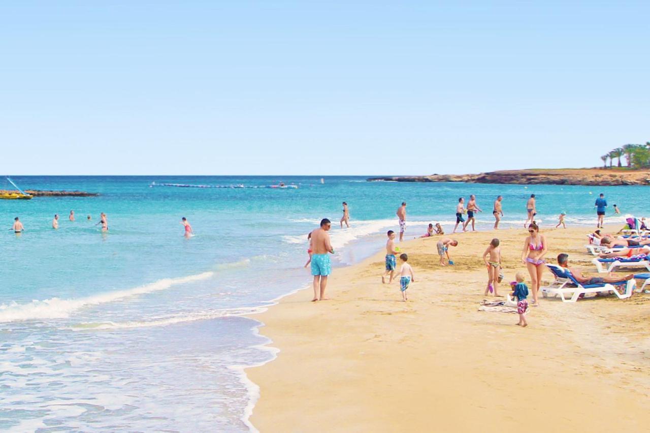 Meryl - Coralli Beachfront Apartment Protaras Eksteriør bilde