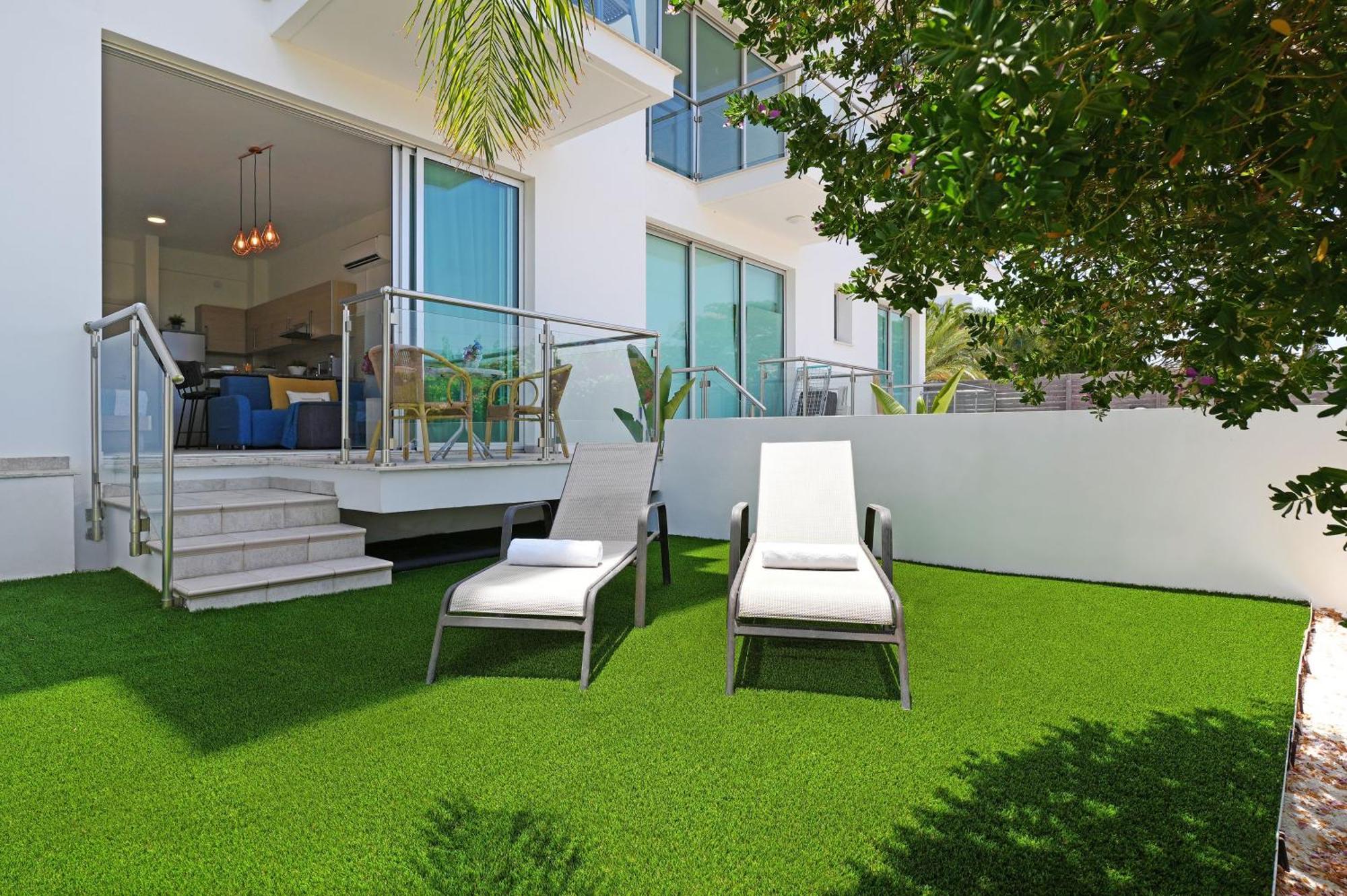 Meryl - Coralli Beachfront Apartment Protaras Eksteriør bilde