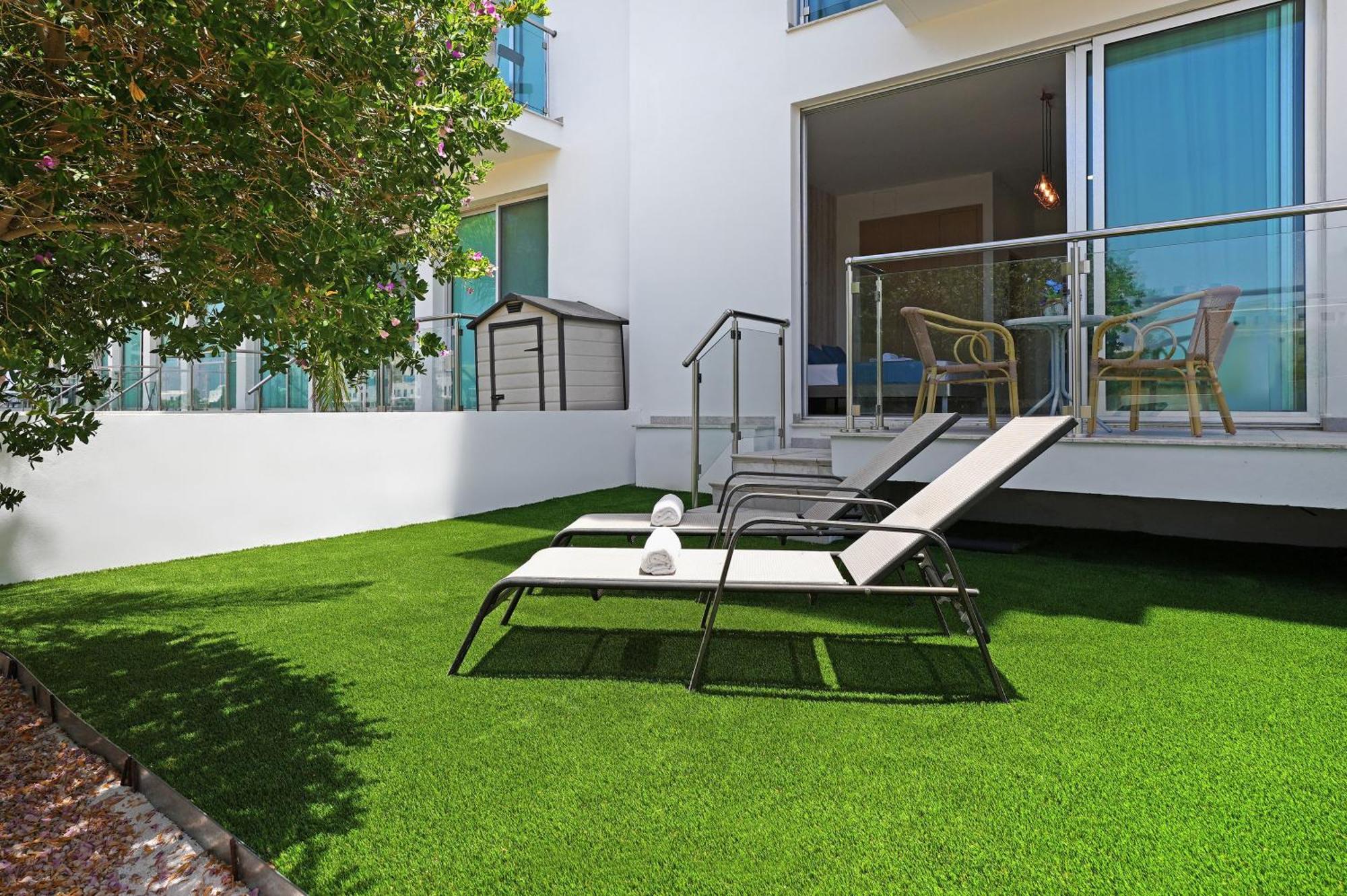 Meryl - Coralli Beachfront Apartment Protaras Eksteriør bilde