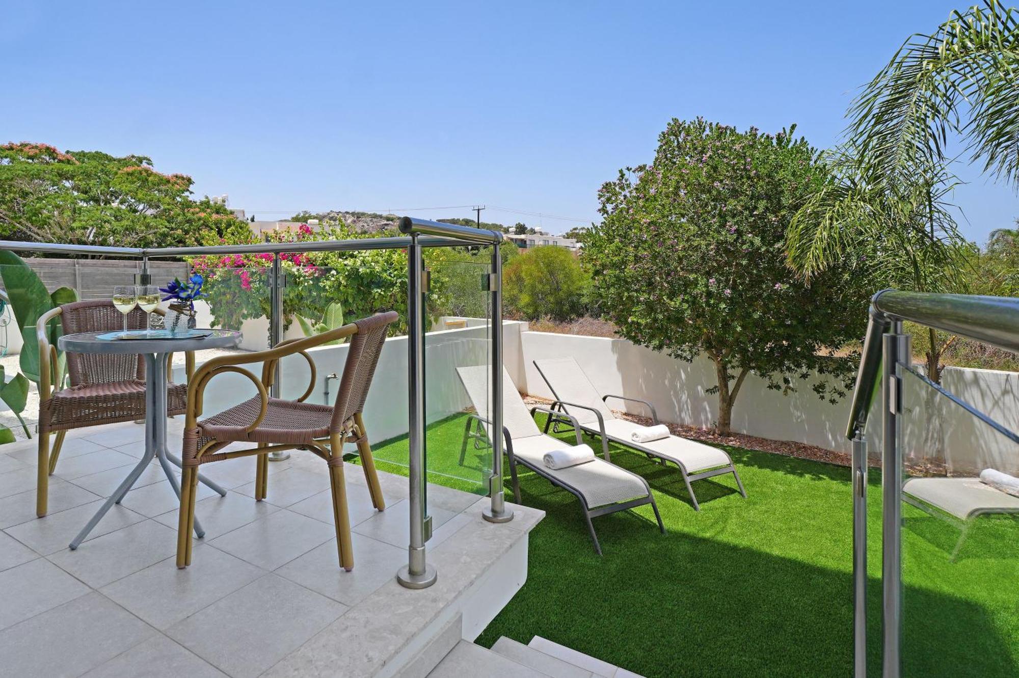 Meryl - Coralli Beachfront Apartment Protaras Eksteriør bilde